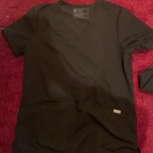 Figs set top and bottom. Small. Black